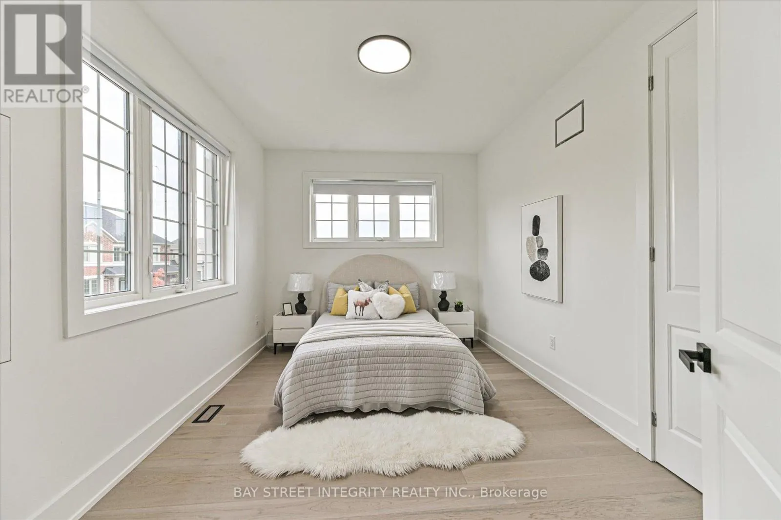 1553 HONEY LOCUST PLACE