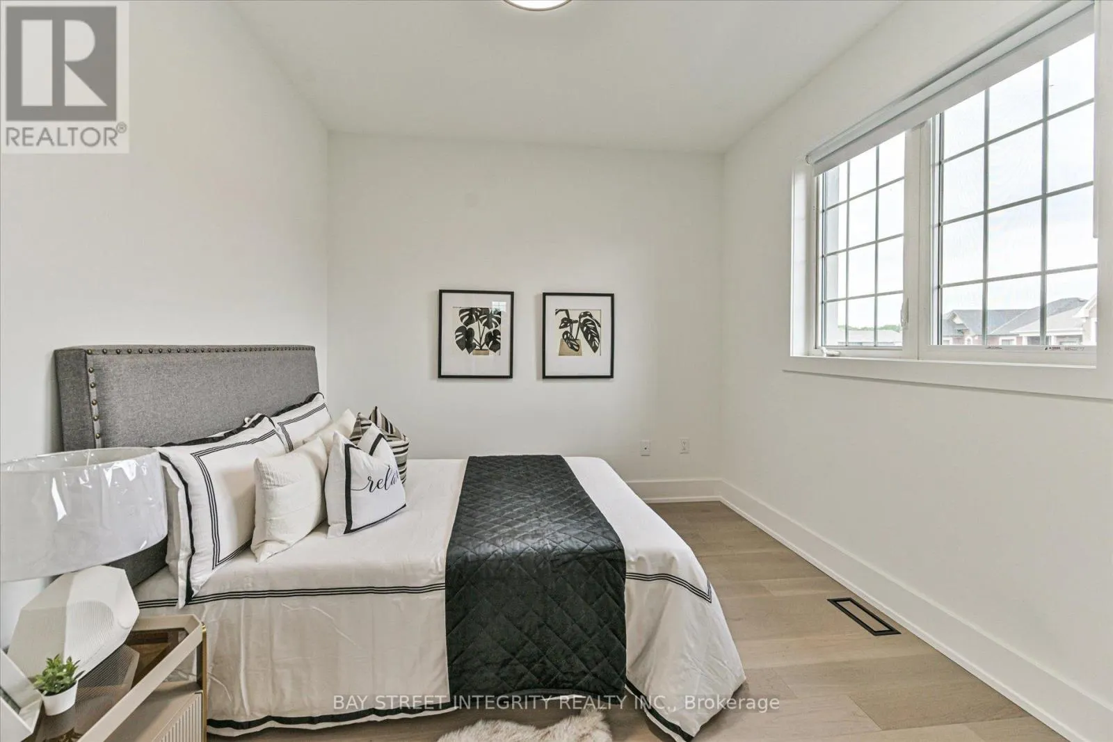 1553 HONEY LOCUST PLACE