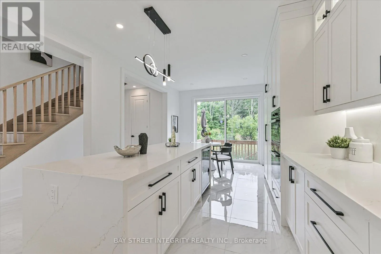 1553 HONEY LOCUST PLACE