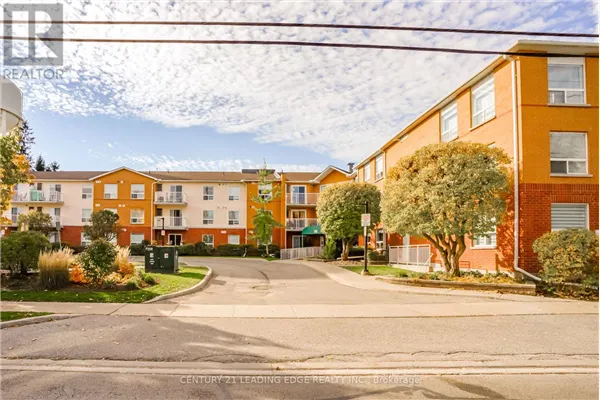 301 - 95 WELLINGTON STREET W