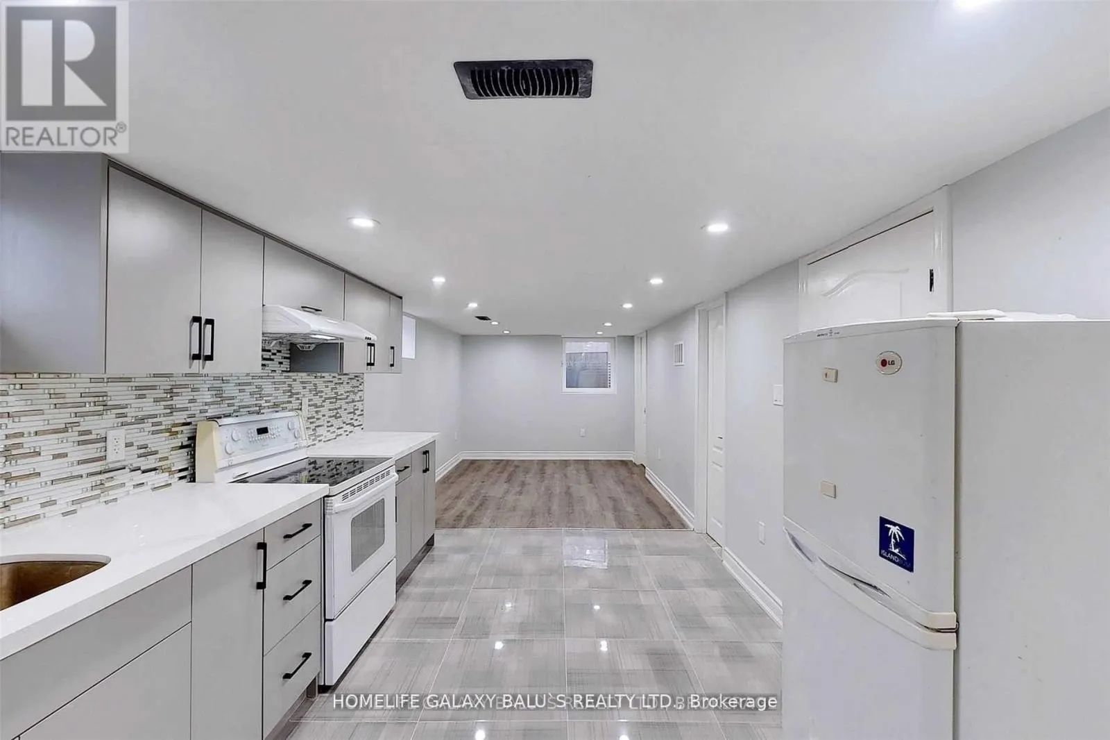 BASEMENT - 136 CENTRAL PARK BOULEVARD N