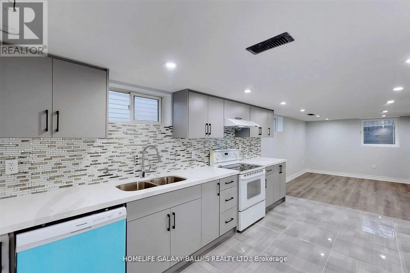 BASEMENT - 136 CENTRAL PARK BOULEVARD N