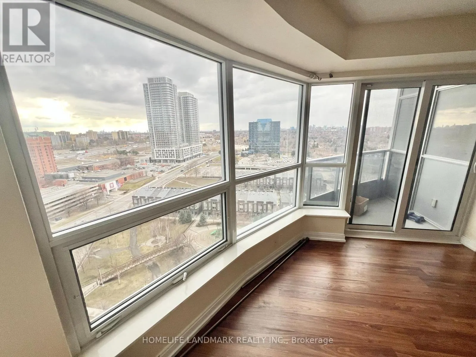 1714 - 181 VILLAGE GREEN SQUARE