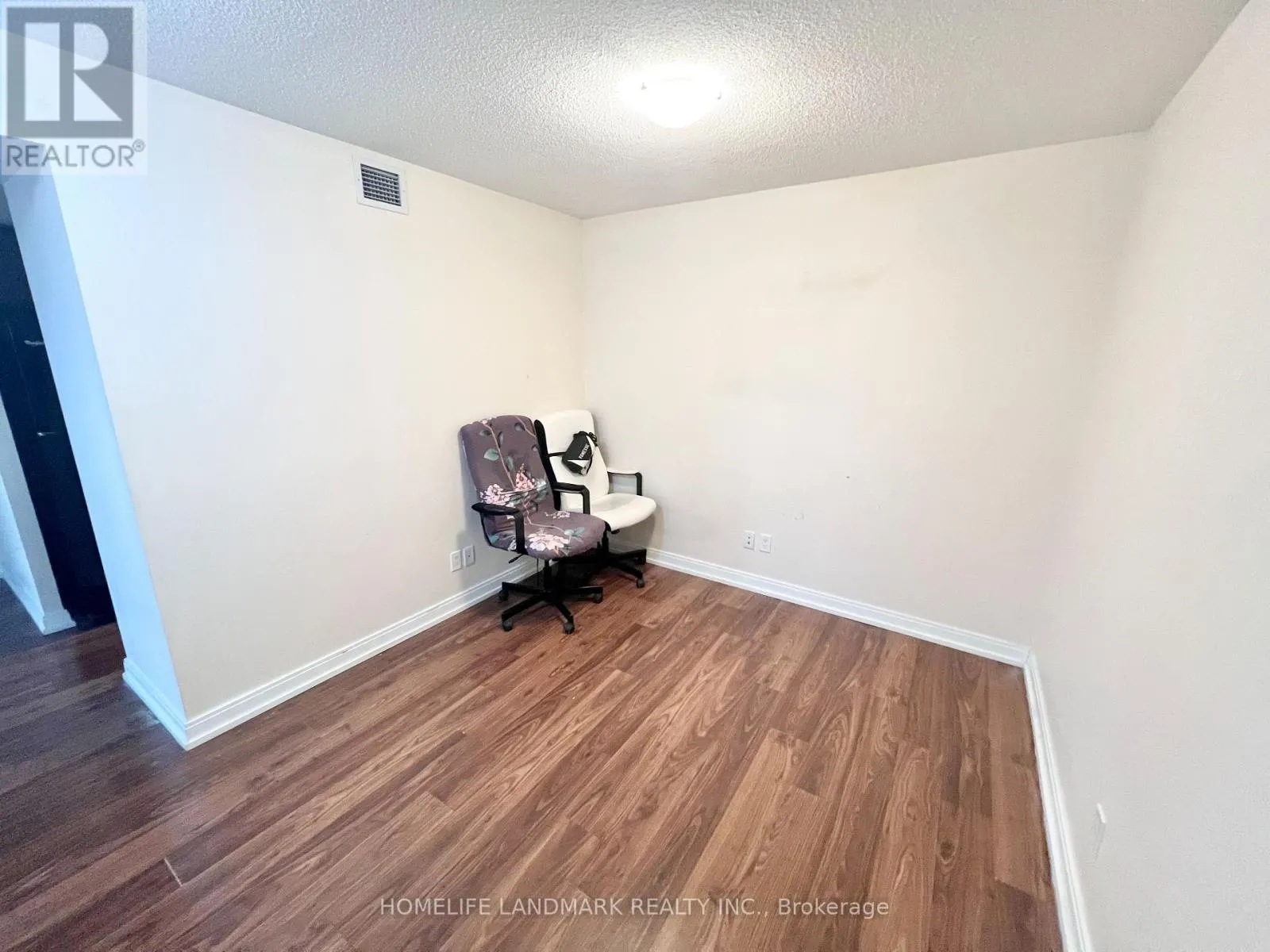 1714 - 181 VILLAGE GREEN SQUARE