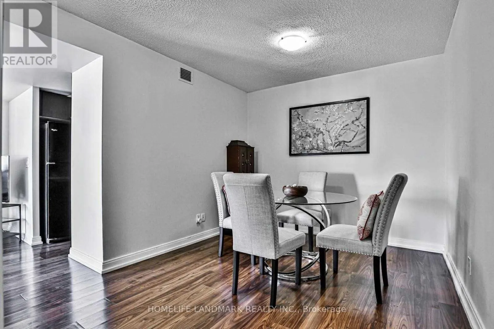 1714 - 181 VILLAGE GREEN SQUARE