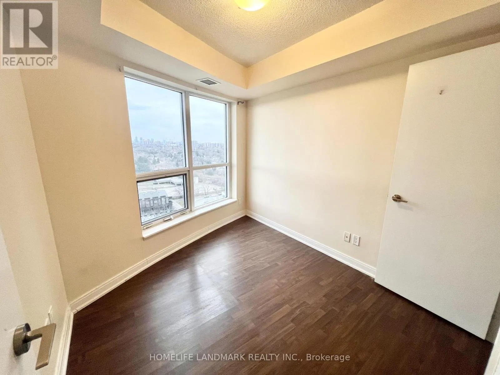 1714 - 181 VILLAGE GREEN SQUARE