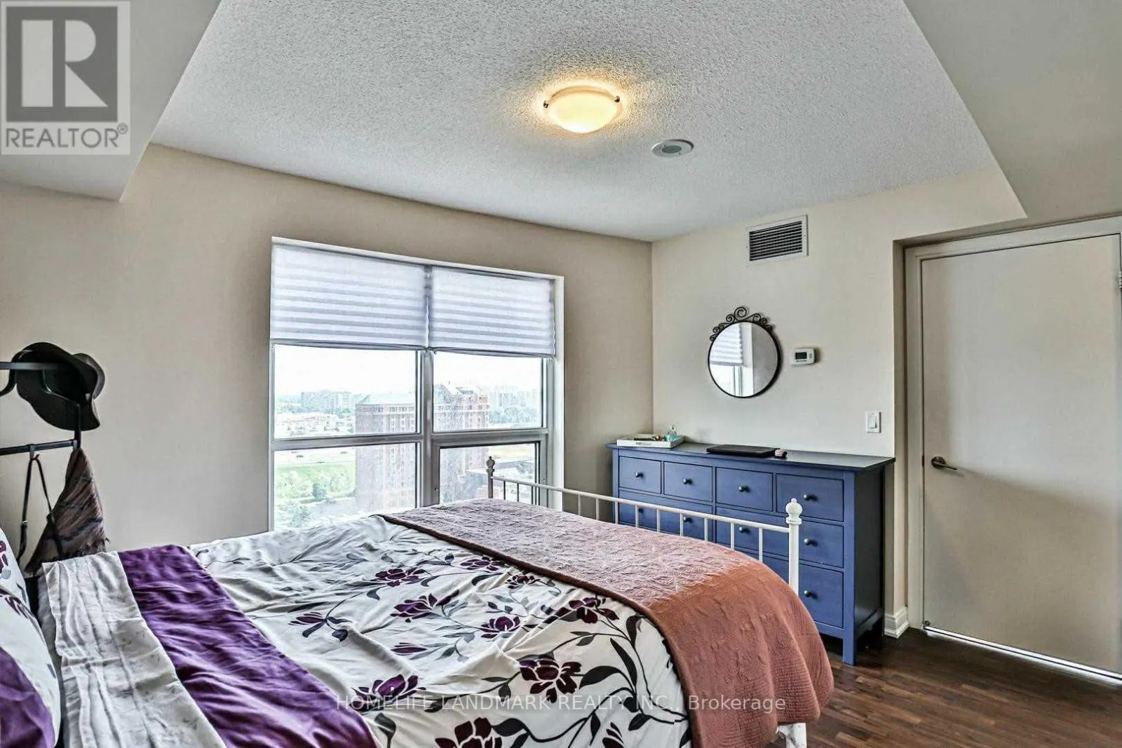 1714 - 181 VILLAGE GREEN SQUARE