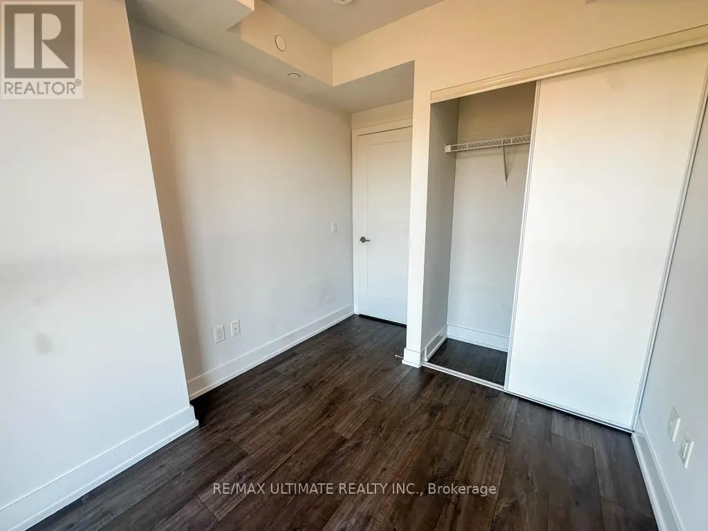 2104 - 2550 SIMCOE STREET N