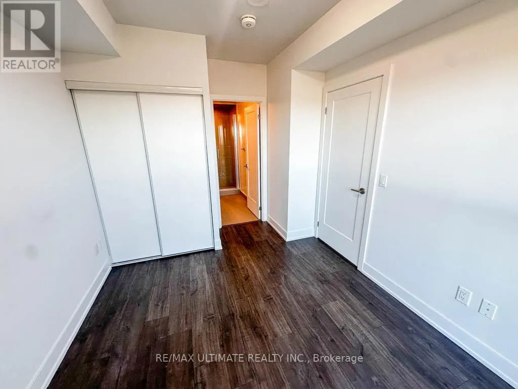 2104 - 2550 SIMCOE STREET N