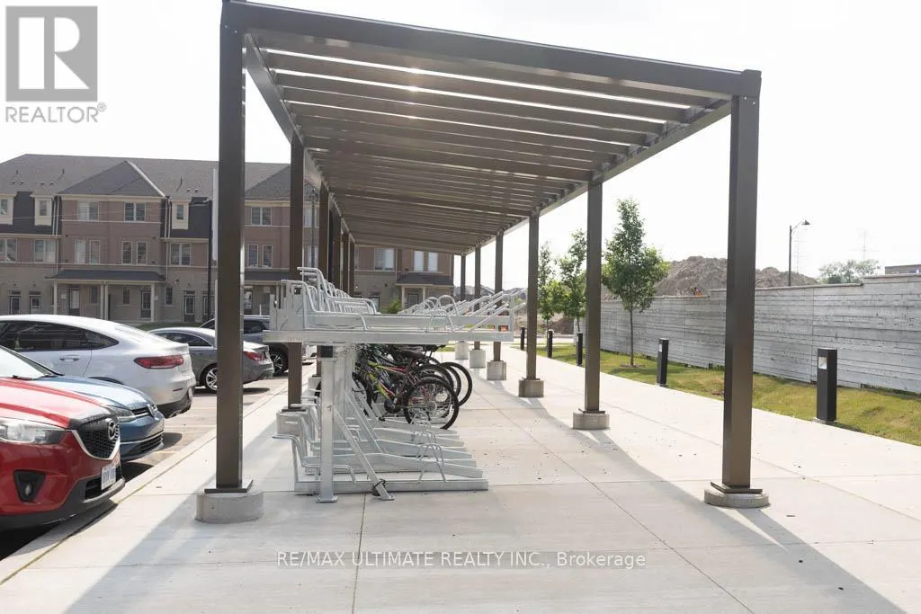 2104 - 2550 SIMCOE STREET N