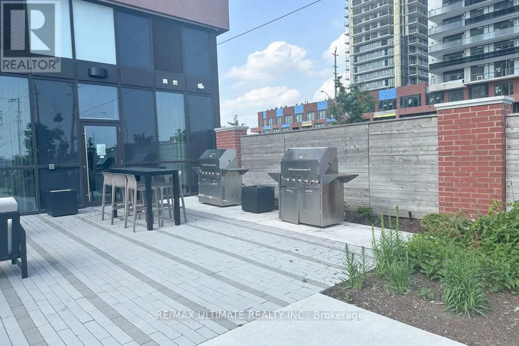 2104 - 2550 SIMCOE STREET N