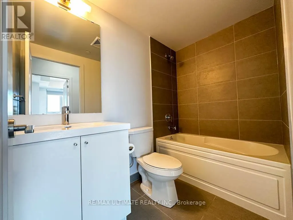 2104 - 2550 SIMCOE STREET N