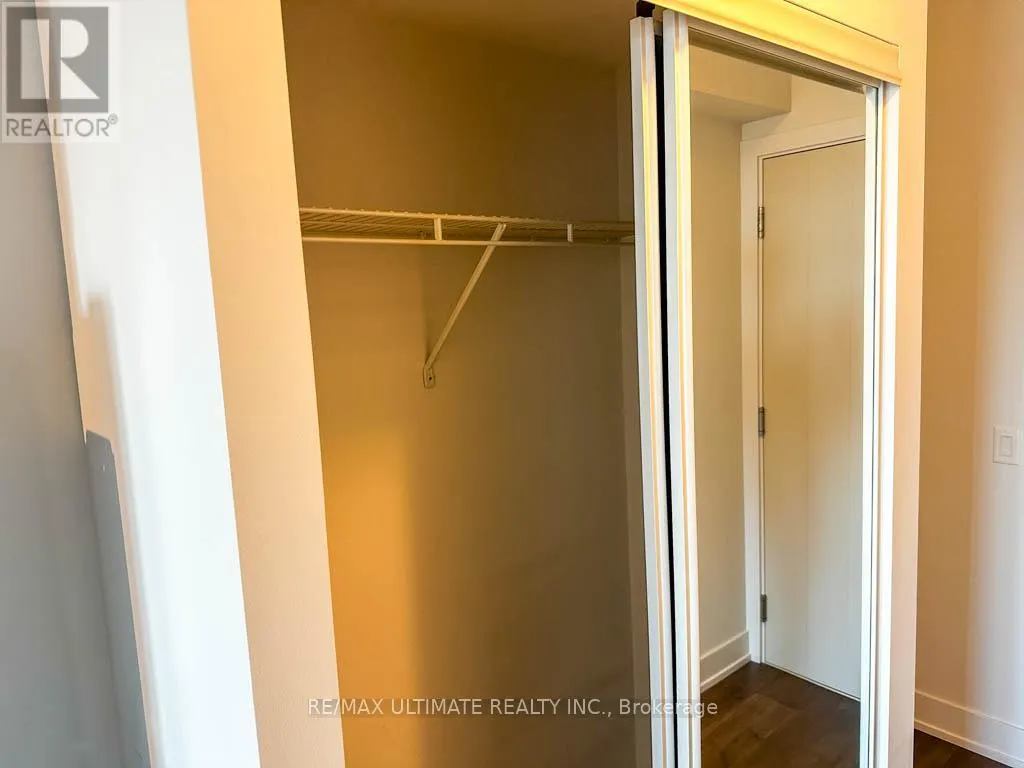 2104 - 2550 SIMCOE STREET N