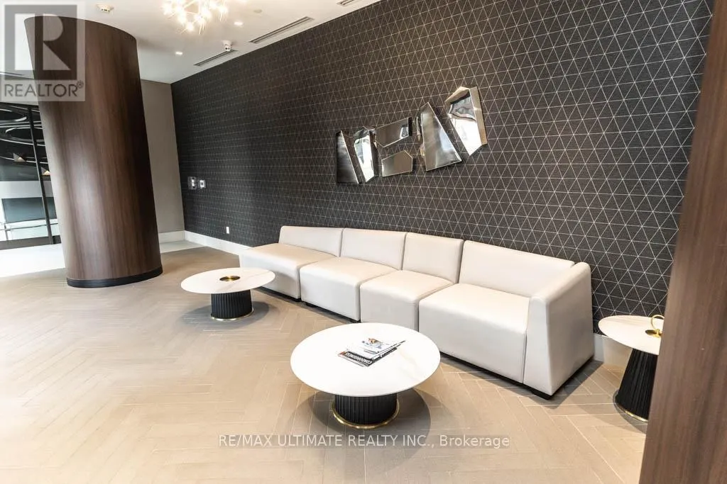 2104 - 2550 SIMCOE STREET N