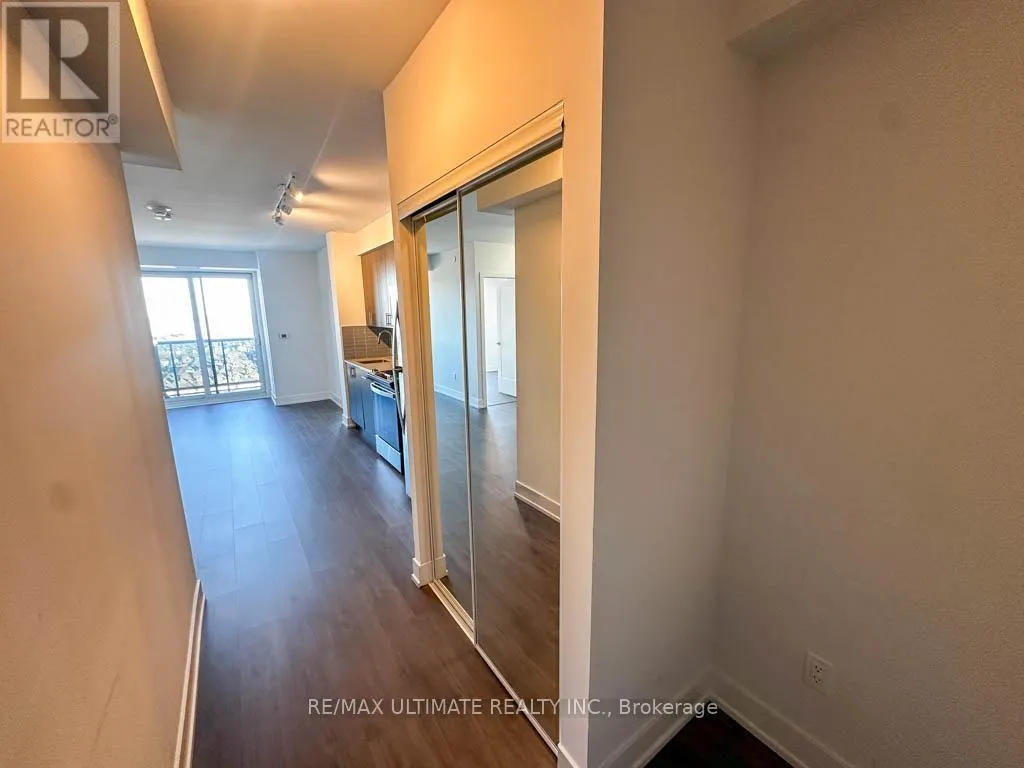 2104 - 2550 SIMCOE STREET N