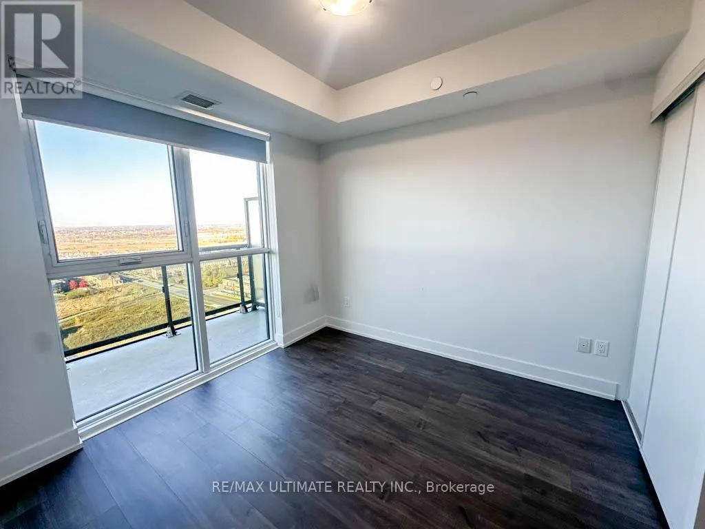 2104 - 2550 SIMCOE STREET N