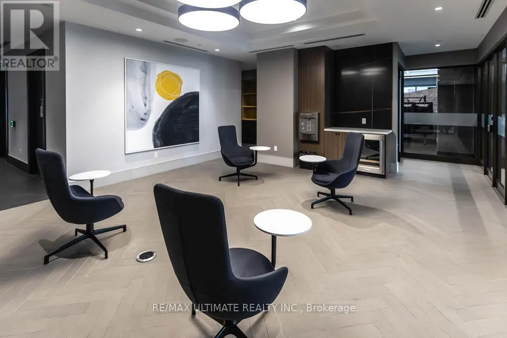 2104 - 2550 SIMCOE STREET N