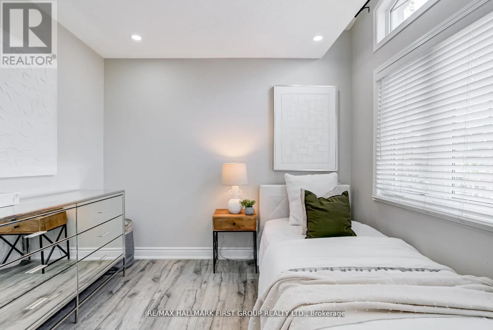 35 ELLIOTTGLEN DRIVE