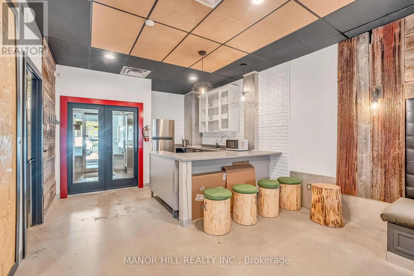 301 - 2351 KENNEDY ROAD