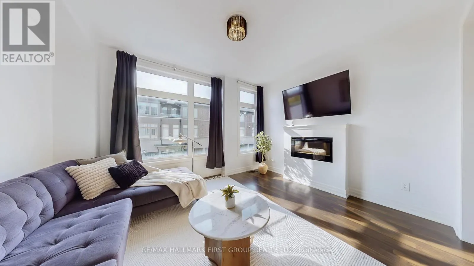 2 - 384 ARCTIC RED DRIVE