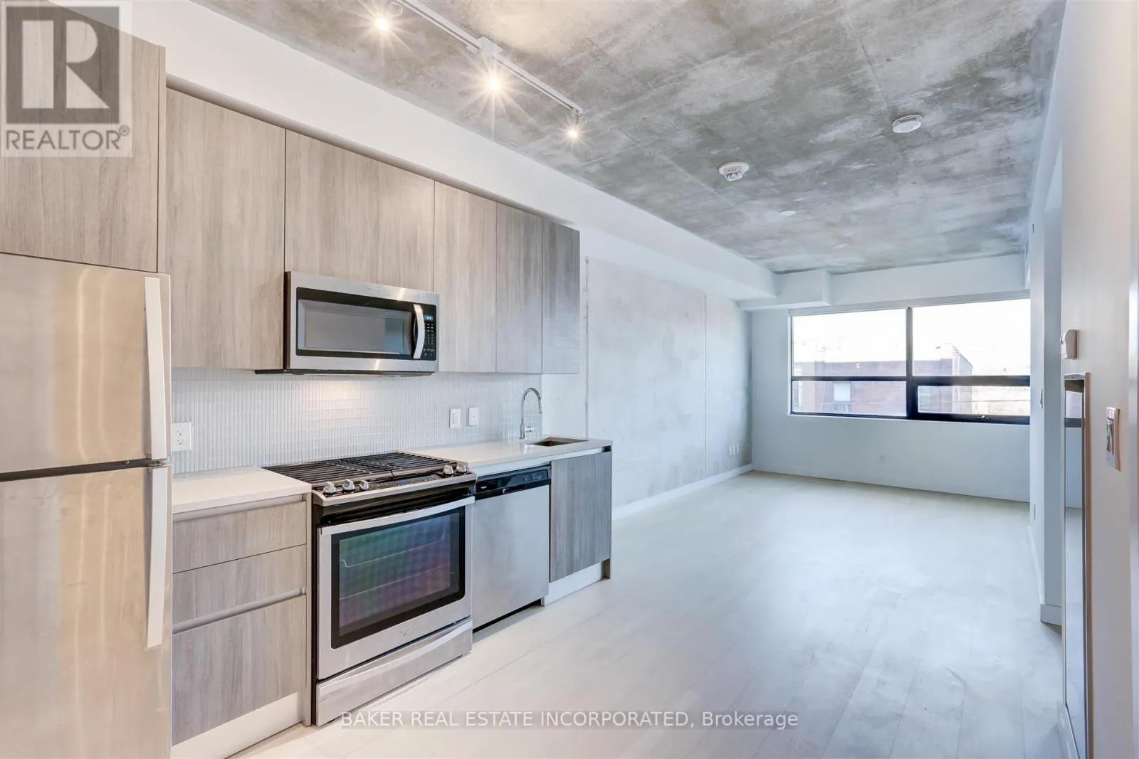 310 - 246 LOGAN AVENUE