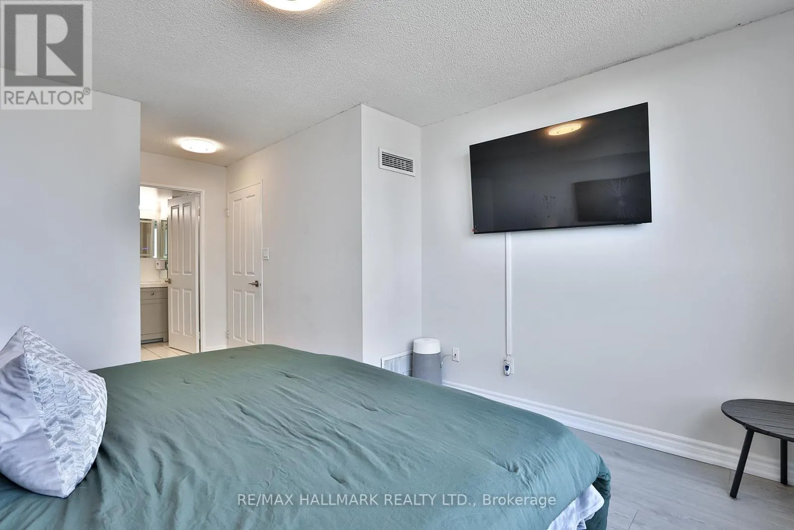 1602 - 88 CORPORATE DRIVE