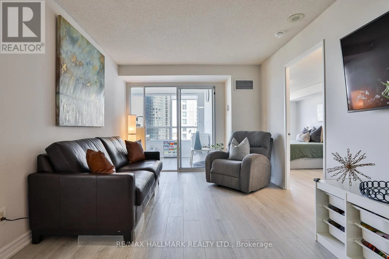 1602 - 88 CORPORATE DRIVE