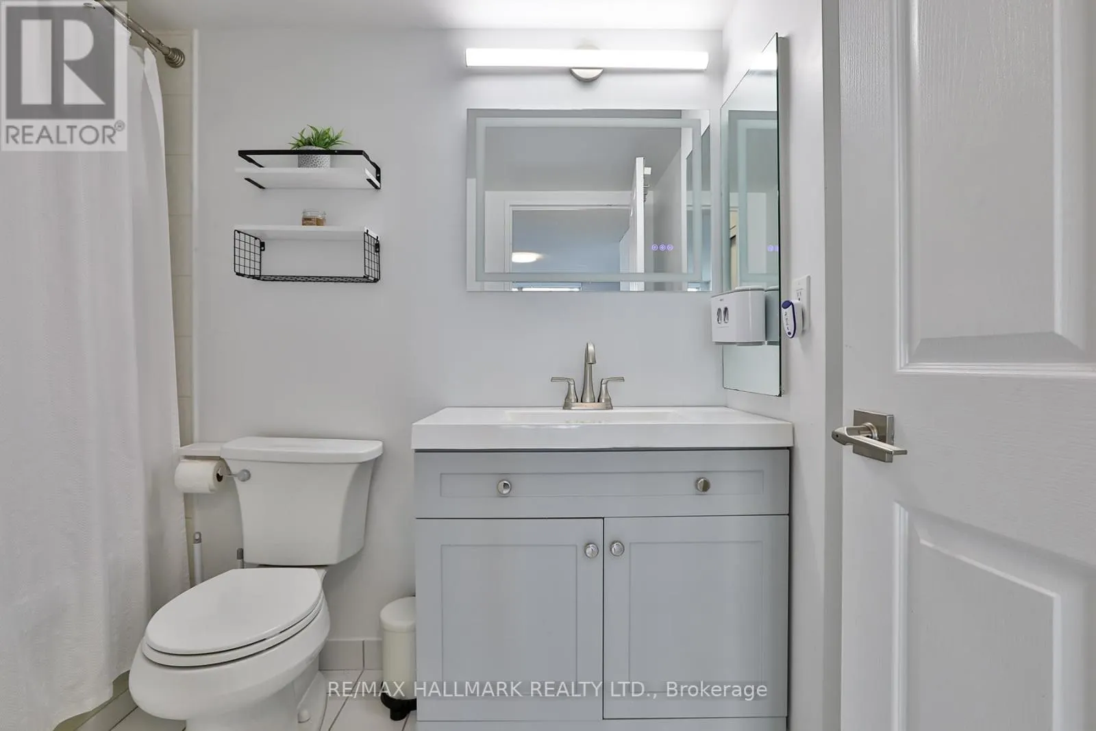 1602 - 88 CORPORATE DRIVE