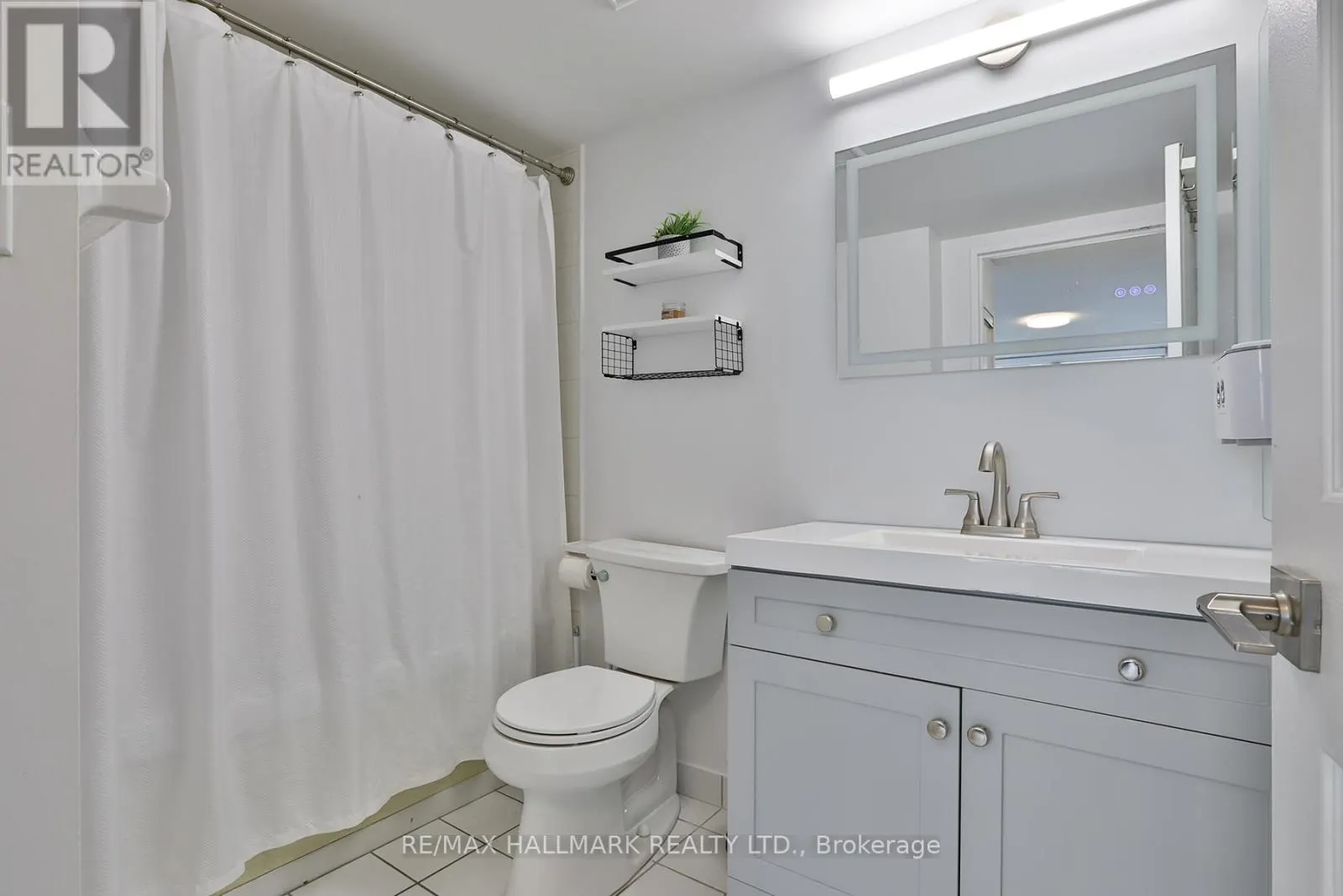 1602 - 88 CORPORATE DRIVE