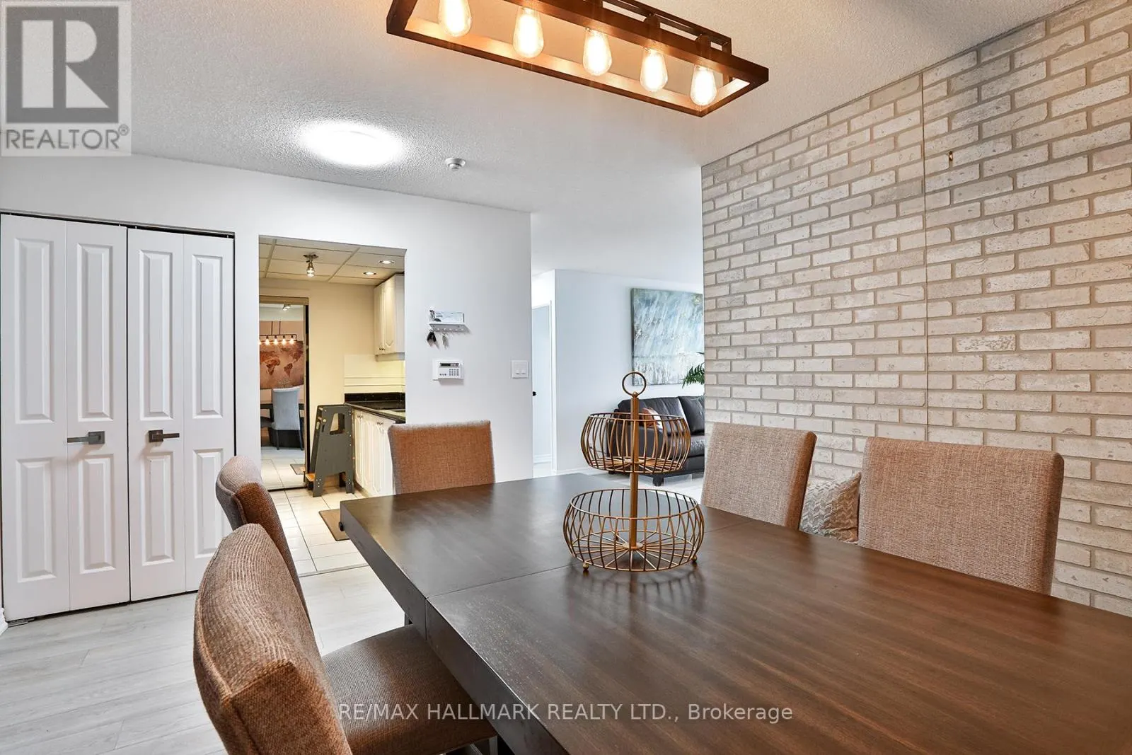 1602 - 88 CORPORATE DRIVE