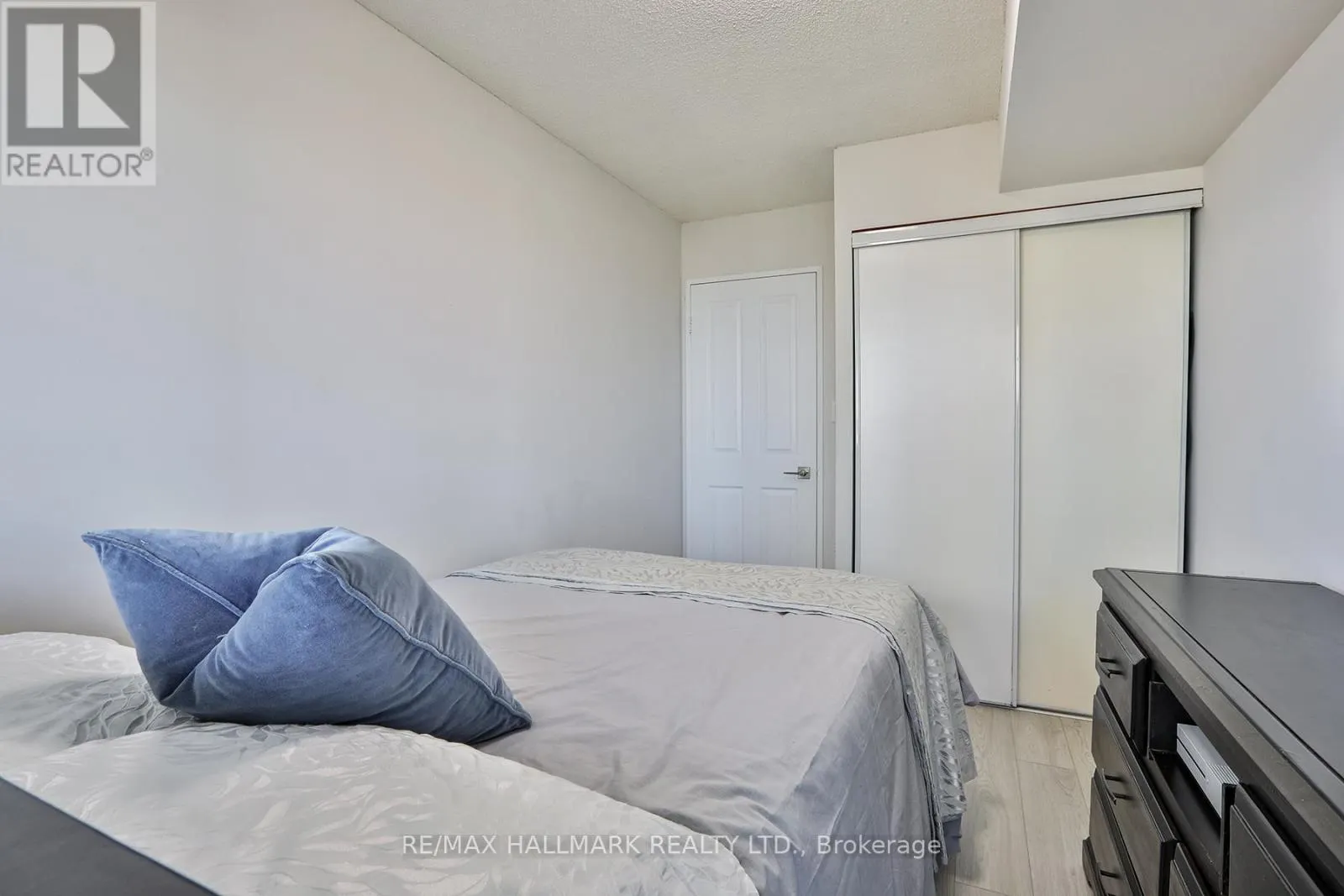 1602 - 88 CORPORATE DRIVE