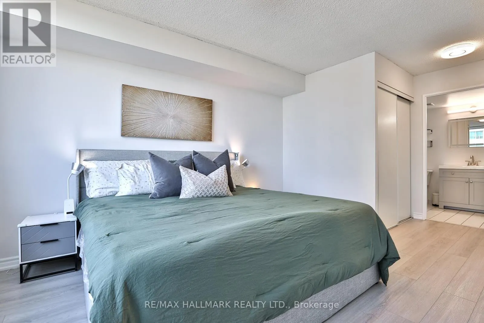 1602 - 88 CORPORATE DRIVE