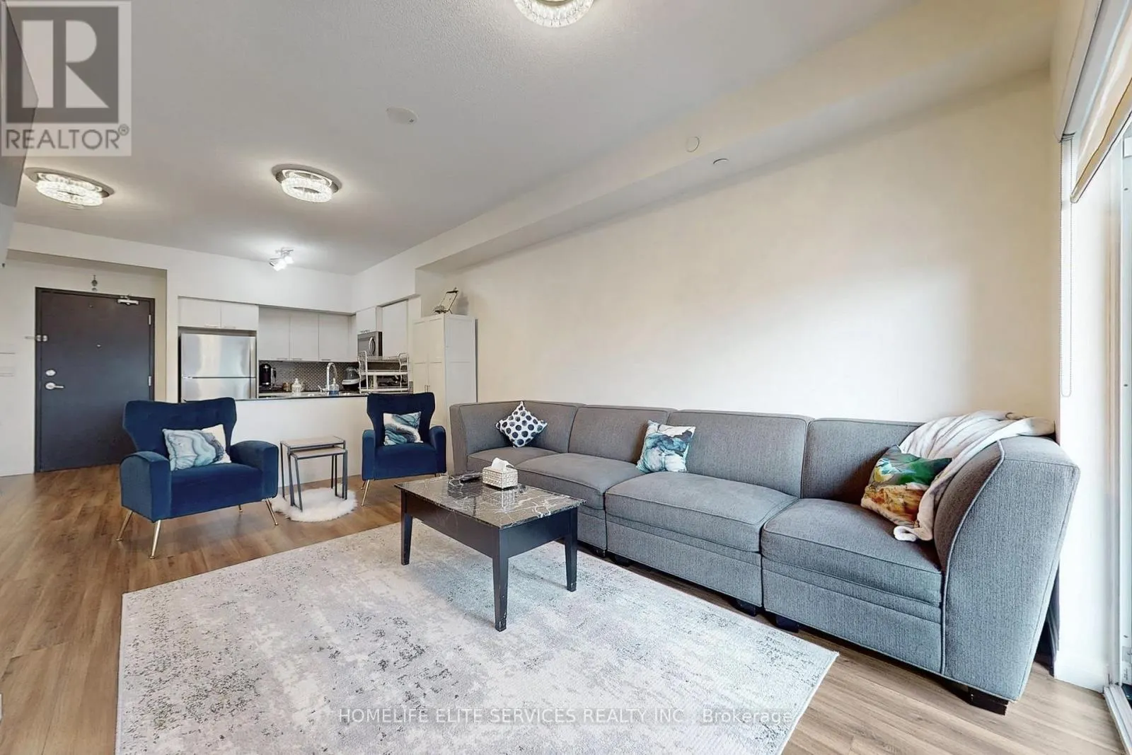 210 - 2152 LAWRENCE AVENUE E