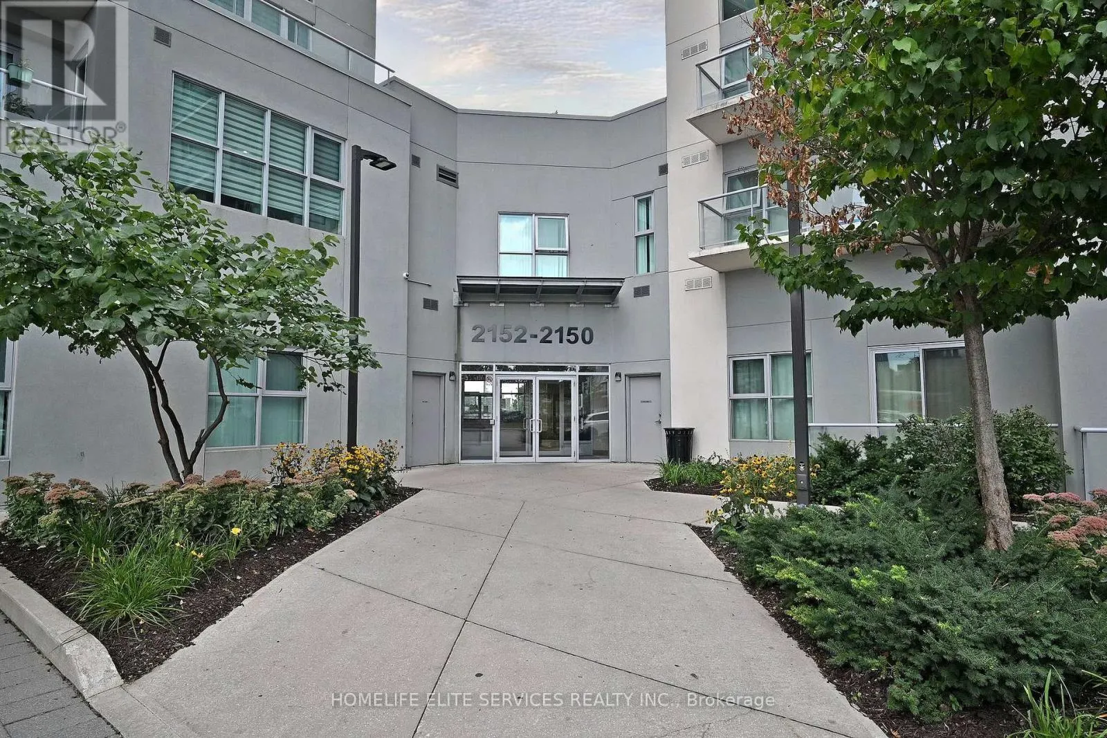 210 - 2152 LAWRENCE AVENUE E