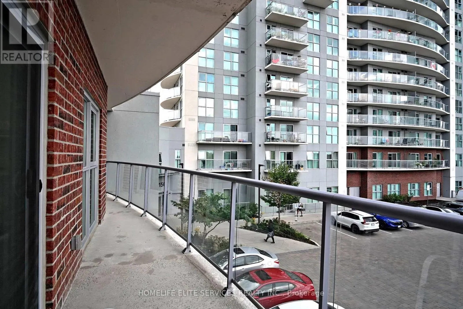 210 - 2152 LAWRENCE AVENUE E