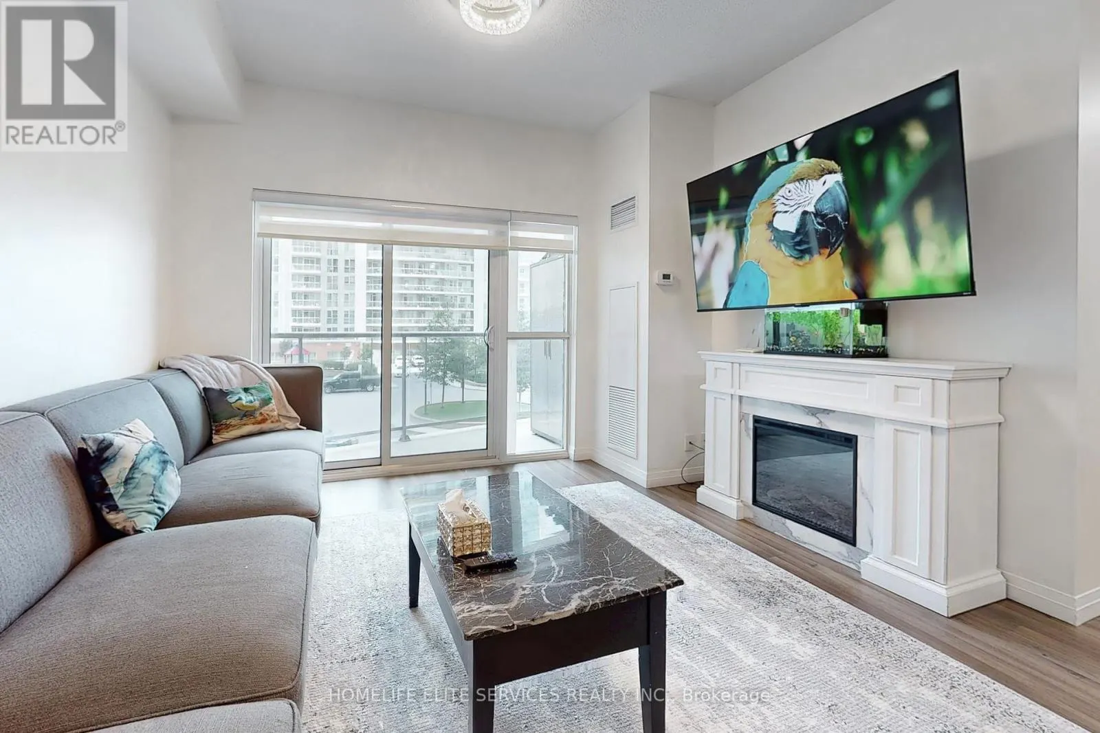 210 - 2152 LAWRENCE AVENUE E