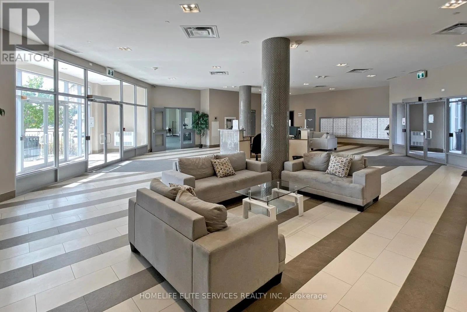 210 - 2152 LAWRENCE AVENUE E