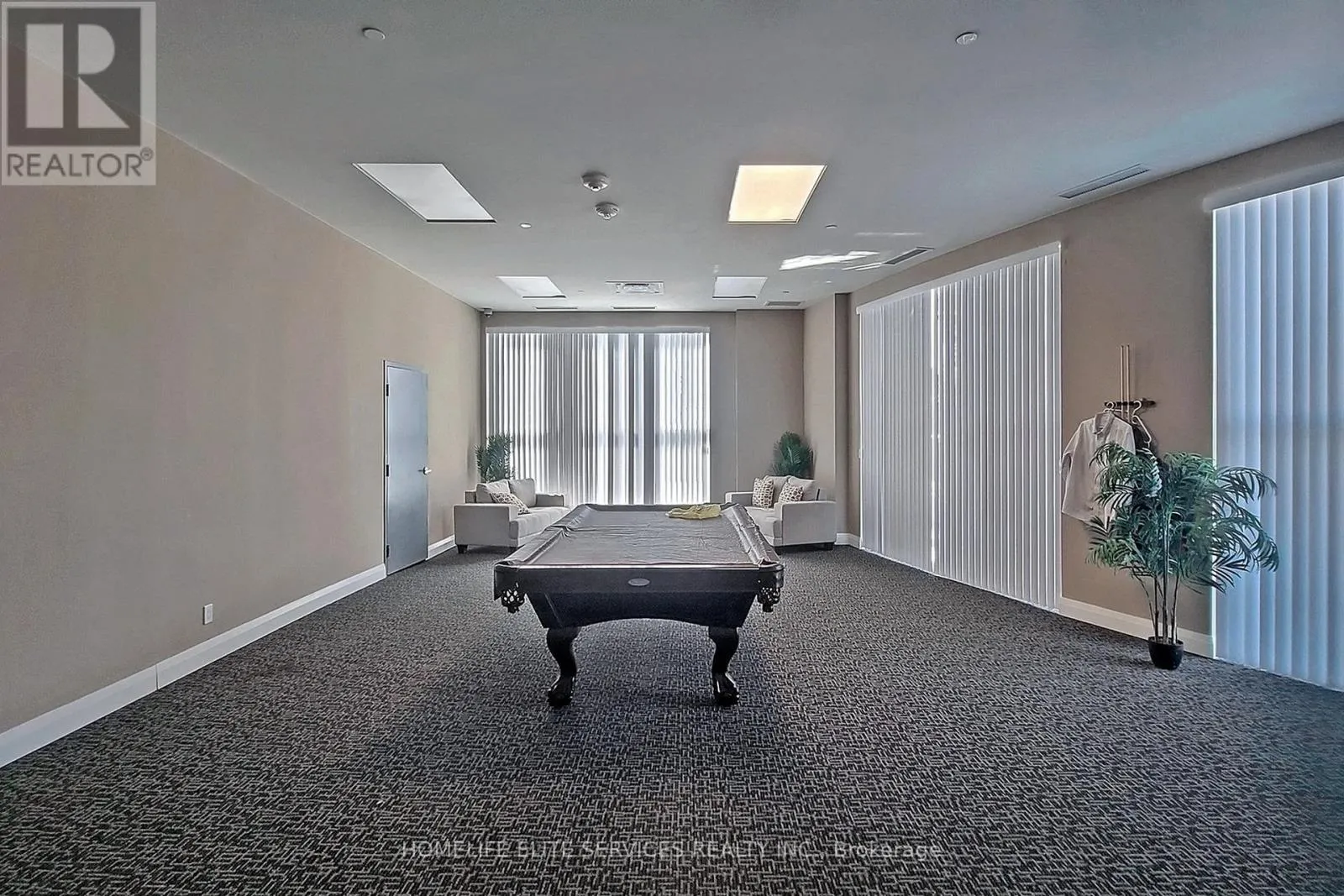 210 - 2152 LAWRENCE AVENUE E