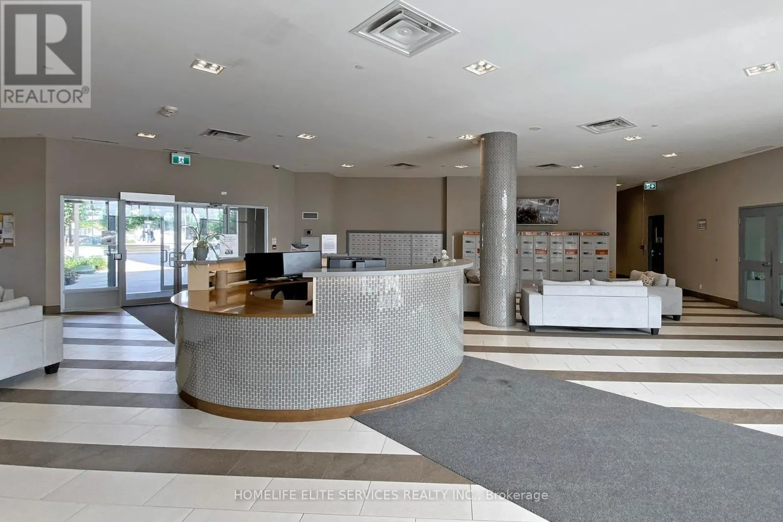 210 - 2152 LAWRENCE AVENUE E