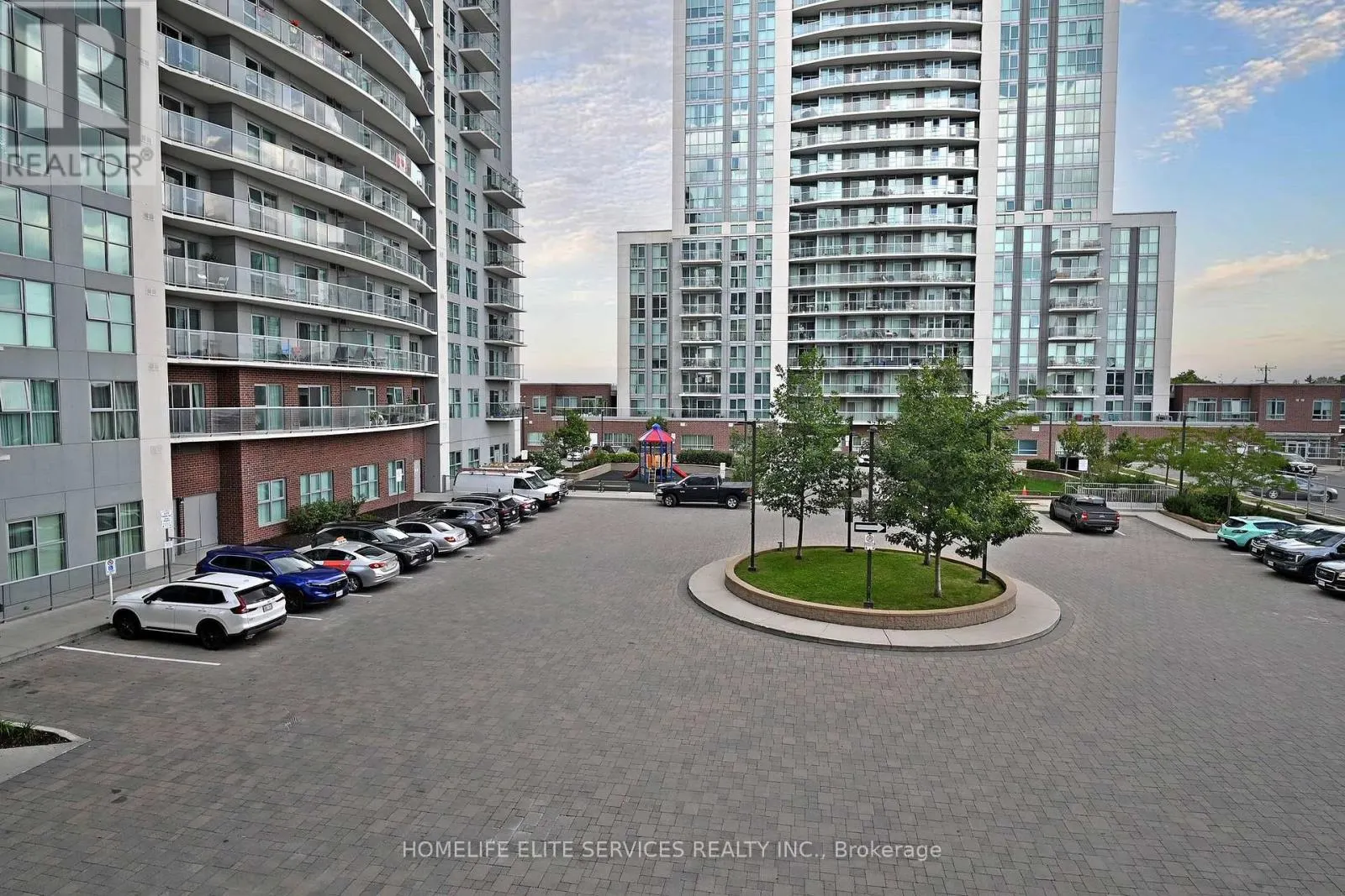 210 - 2152 LAWRENCE AVENUE E