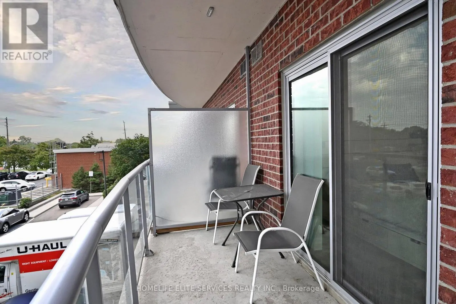 210 - 2152 LAWRENCE AVENUE E