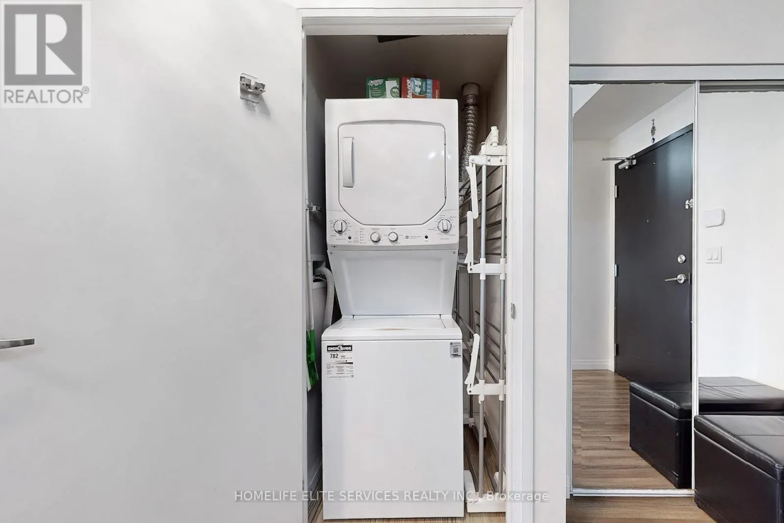 210 - 2152 LAWRENCE AVENUE E