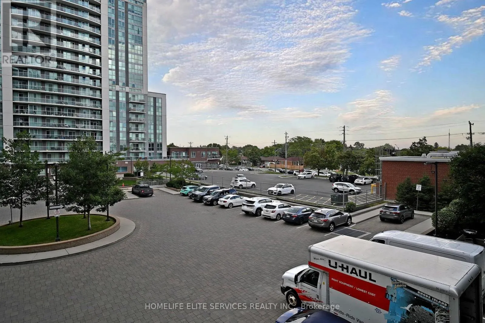 210 - 2152 LAWRENCE AVENUE E