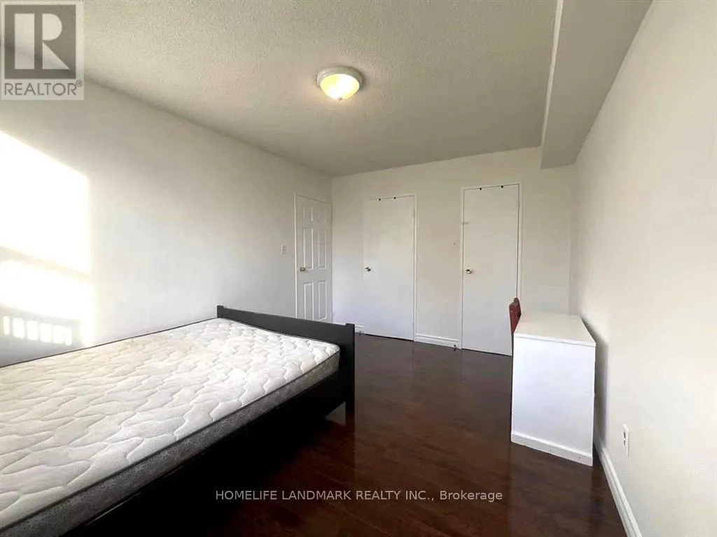 308 - 10 STONEHILL COURT