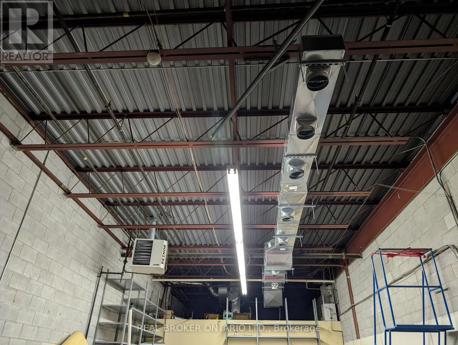 D17 - 63 SILVER STAR BOULEVARD