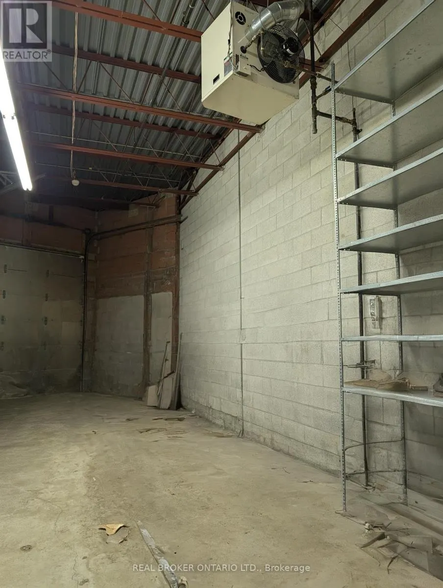 D17 - 63 SILVER STAR BOULEVARD