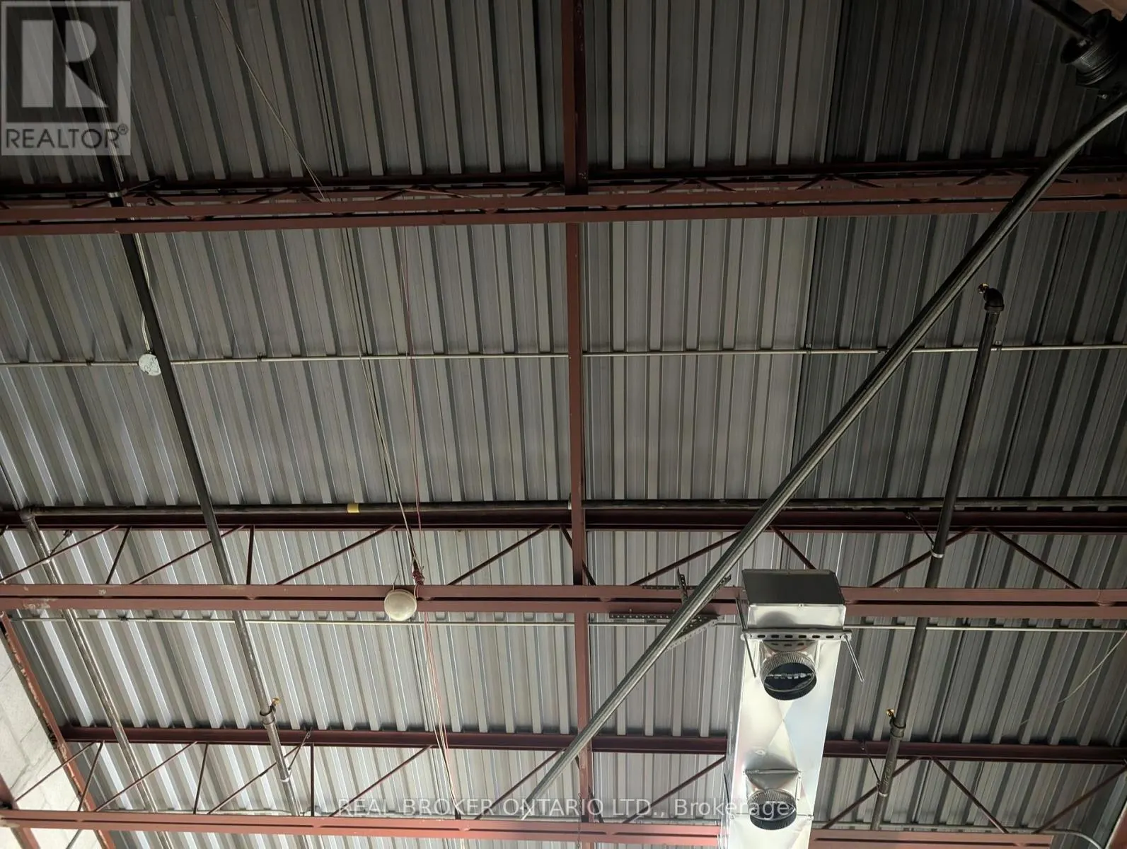 D17 - 63 SILVER STAR BOULEVARD