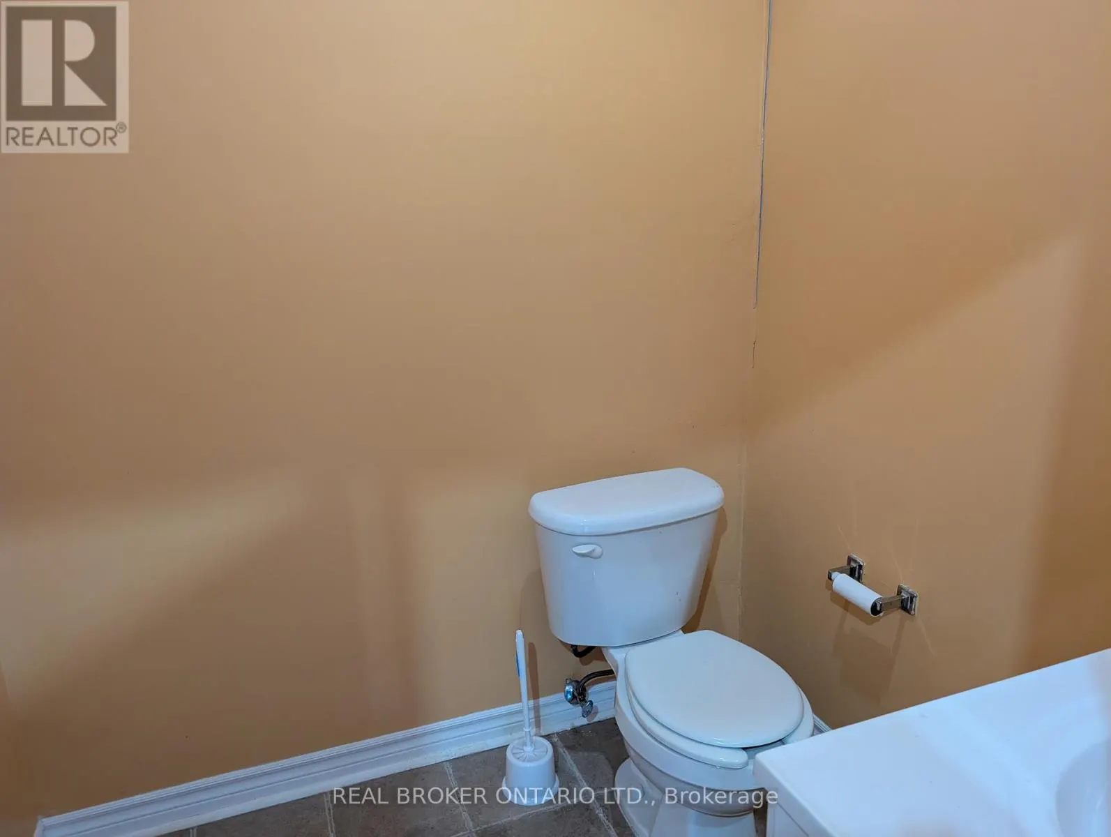 D17 - 63 SILVER STAR BOULEVARD