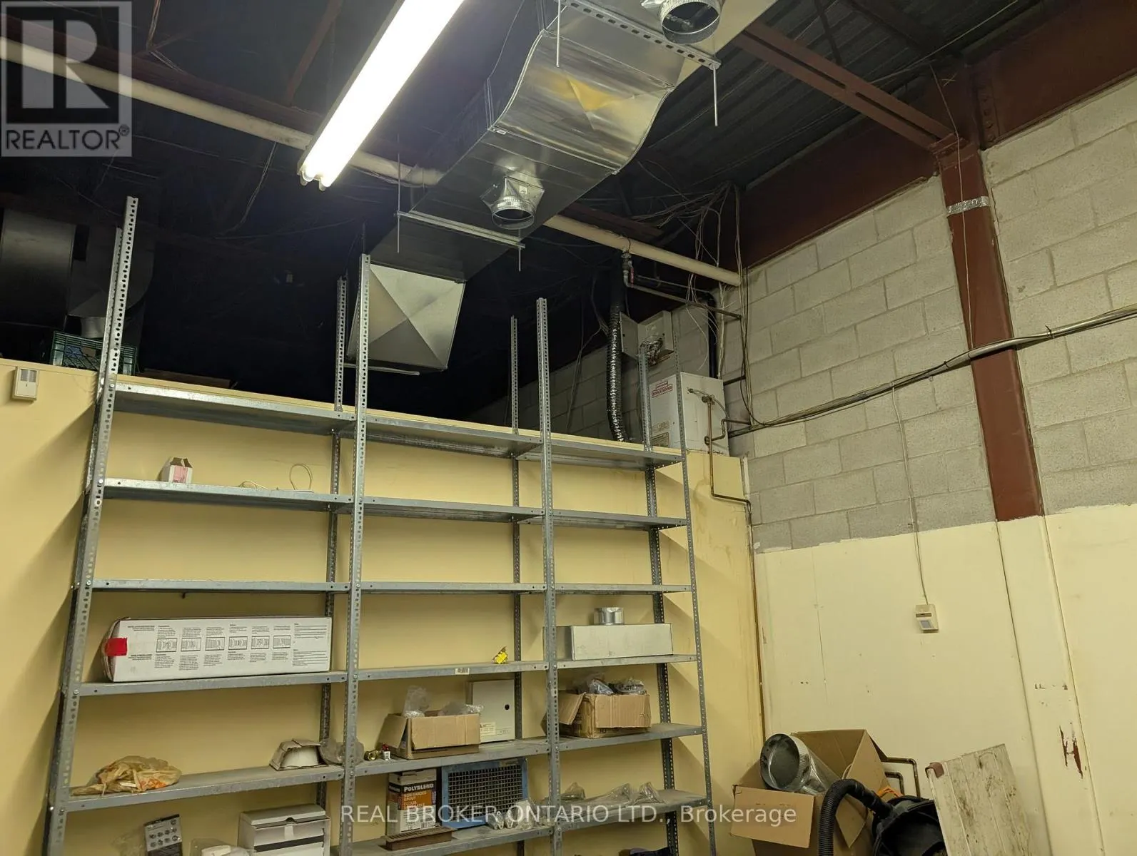 D17 - 63 SILVER STAR BOULEVARD