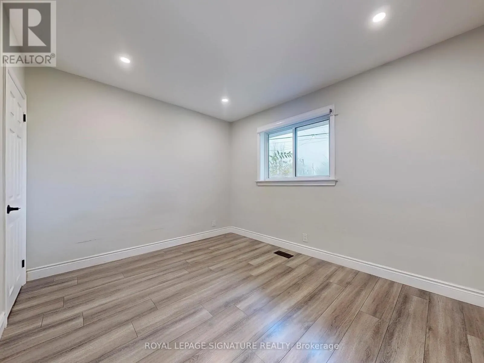 MAIN - 10 VESPER COURT